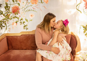 Hanging Garden Mothers Day Session - Woodlands Photographer