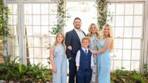 Glasshouse Minis at The Oak Atelier: Light, Airy, and Perfect for Spring Portraits