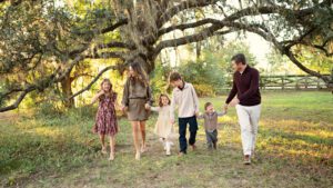 When to Book Your 2025 Family Photos in The Woodlands: A Month by Month Guide
