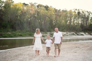 What to Wear for Summer Family Photos in The Woodlands and Houston