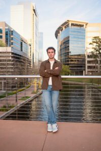 Class of 2027: Why You Should Book Your Senior Photos Before School Starts
